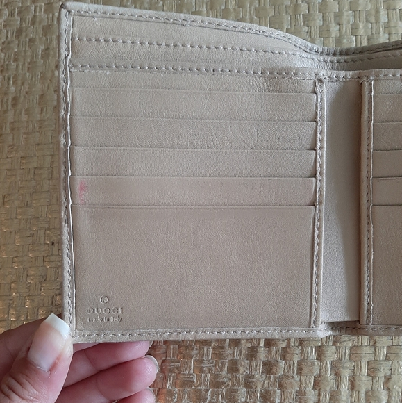 Authentic Gucci Wallet - Picture 5 of 8